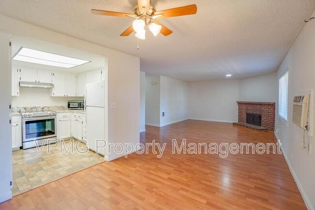 Building Photo - 605 SE 121st Ave