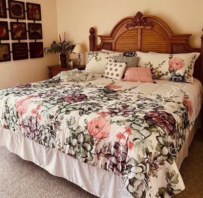 Building Photo - 9330 Clubside Cir