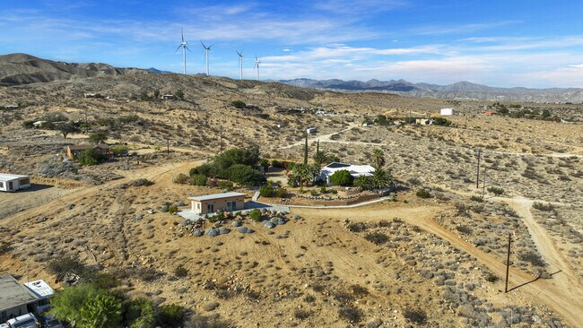 Building Photo - 60781 Painted Hills Rd