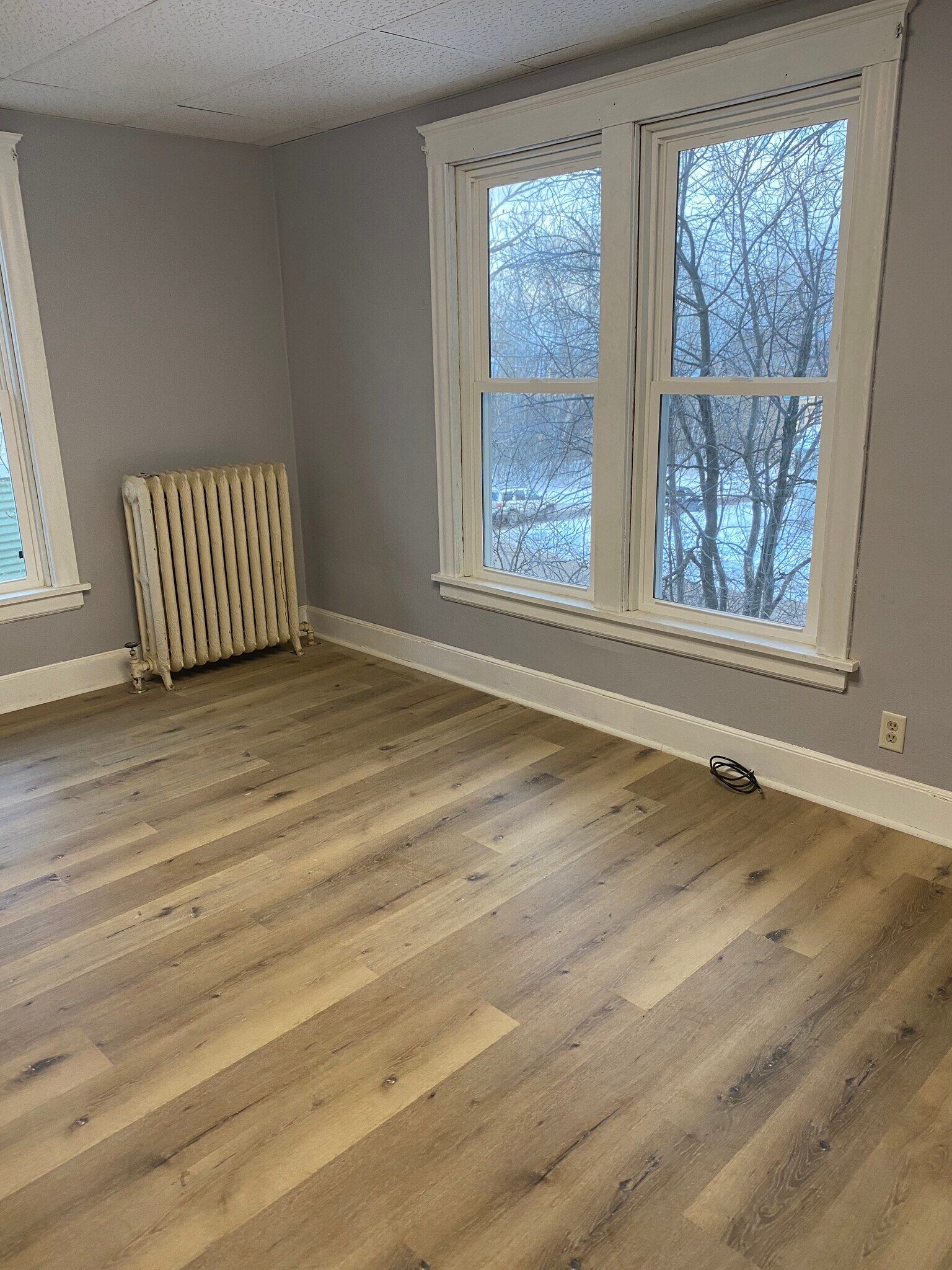 Building Photo - 1227 E 3rd St