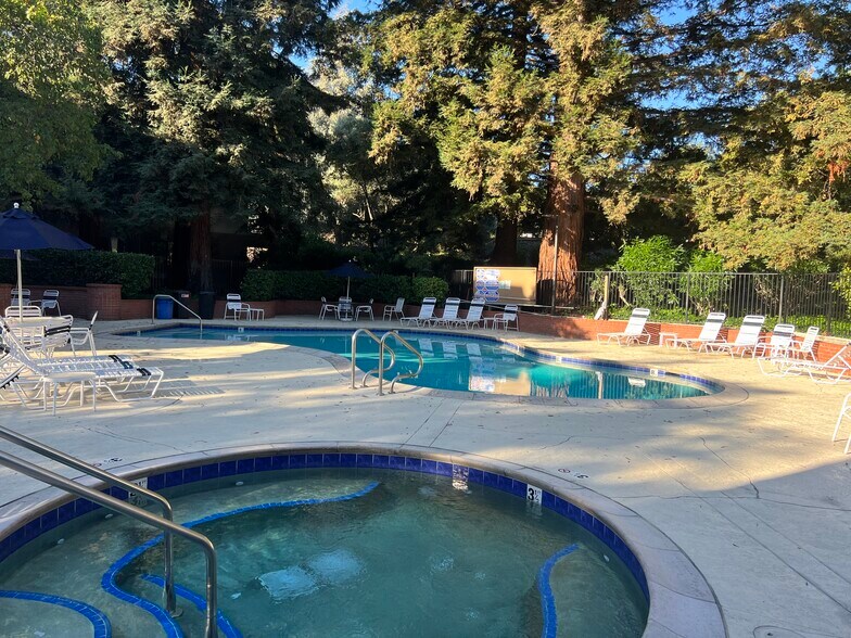 Building Photo - 310 N Civic Dr