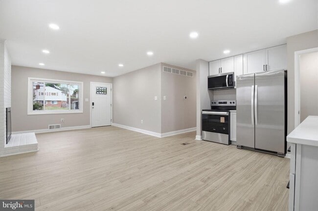 Building Photo - 13206 Staggs Ct