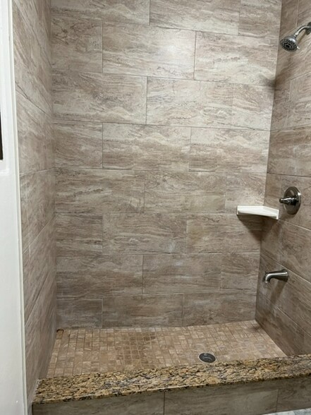 Building Photo - 641 Huali Way