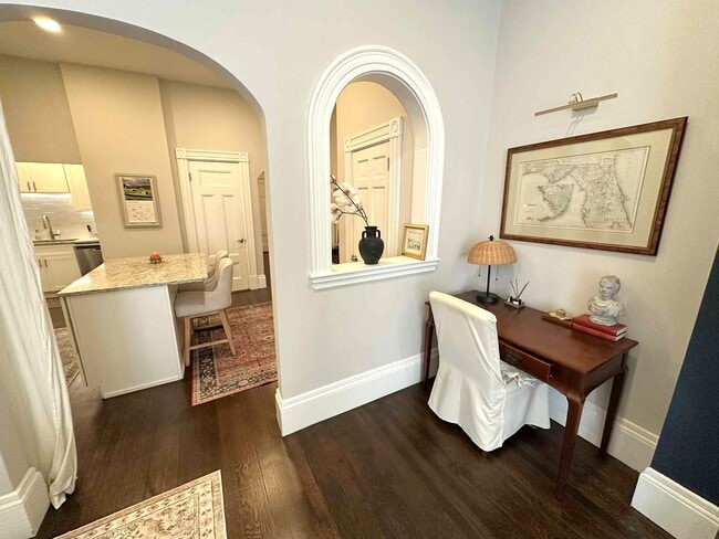 Building Photo - 112 Pinckney St