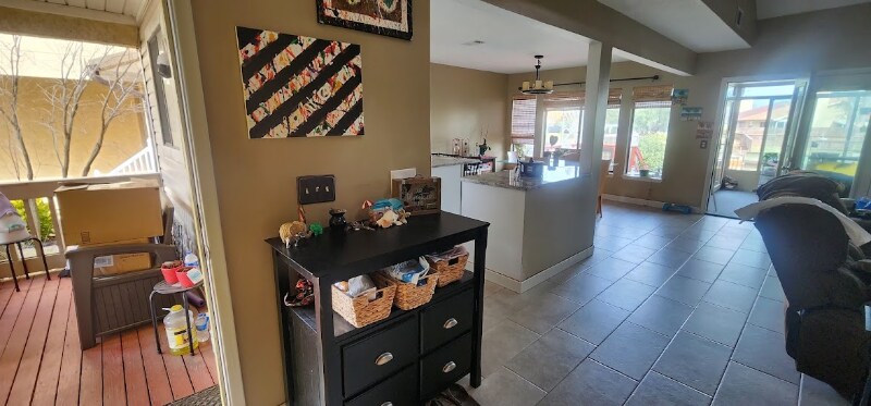 Building Photo - 1305 Capri Dr