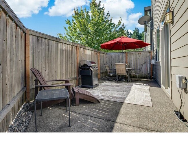 Patio - 2513 NE 131st Ct