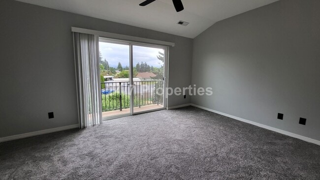 Building Photo - Spacious and Modern 3-Story Townhome - Mol...
