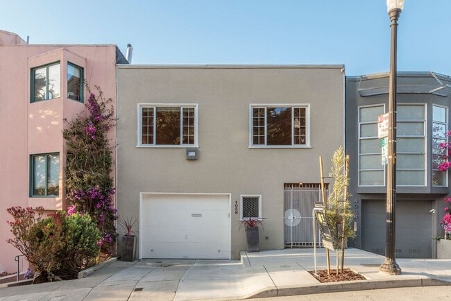 Building Photo - Views for Days - Eureka Valley Home.