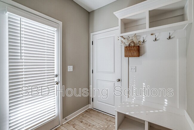 Building Photo - 12403 S Parkwood Ln