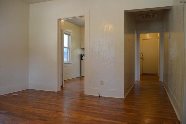 Building Photo - 1409 Bell St