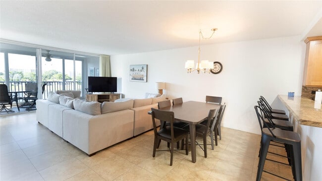 Building Photo - 3100 N Course Ln