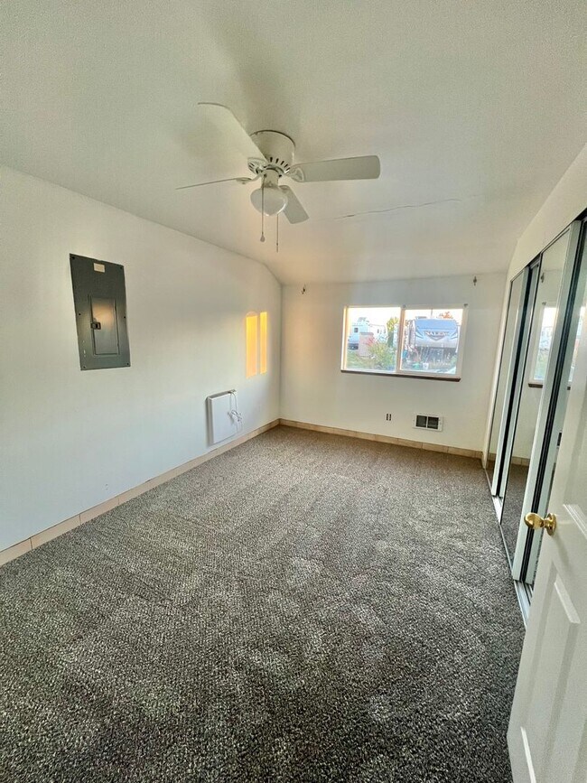 Building Photo - 1 Bed 1 Bath Available for Rent in Kent!