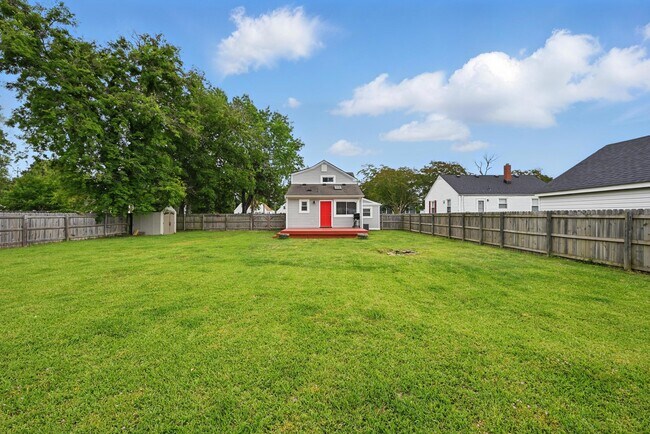 Building Photo - 3521 Brest Ave