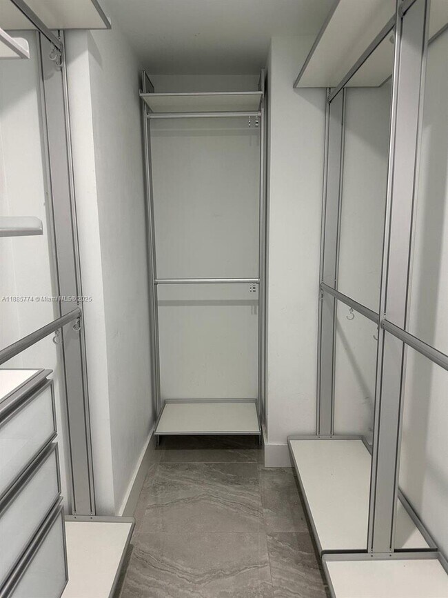 Building Photo - 1080 Brickell Ave