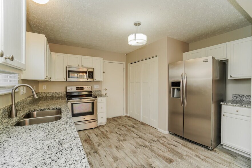 Building Photo - 3827 Winding Twig Dr