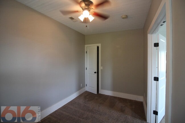 Building Photo - 1108 Elizabeth Ave NW