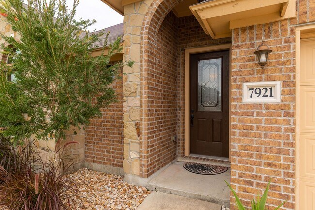 Building Photo - 7921 Pavo Real St