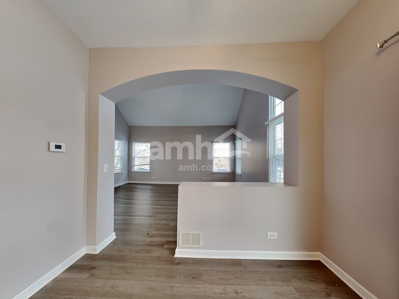 Building Photo - 230 School Dr