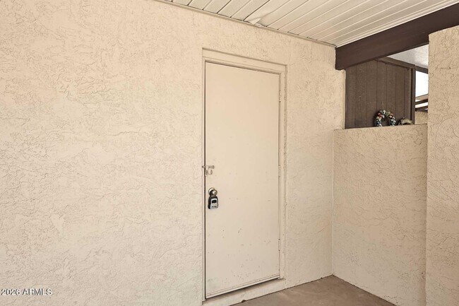 Building Photo - 5138 W Vogel Ave