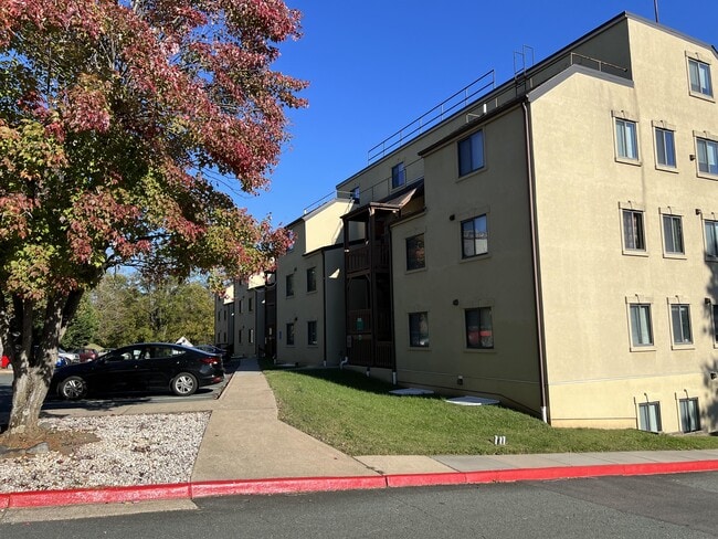 Building Photo - 1000 Linden Ave