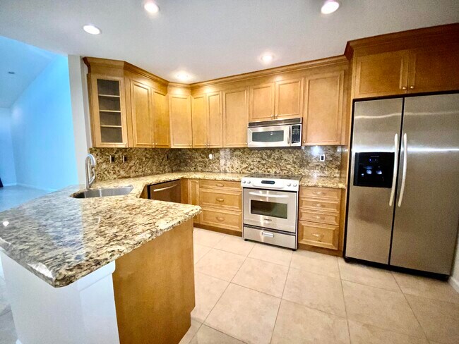 Primary Photo - 6447 Parkview Dr