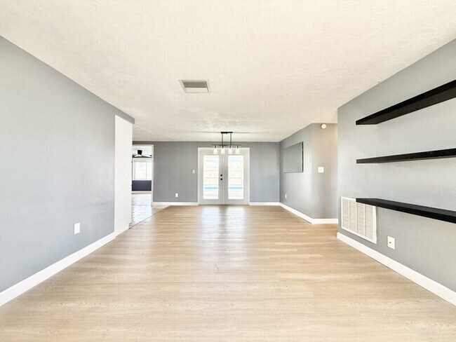 Building Photo - 3411 Cincinnati Dr
