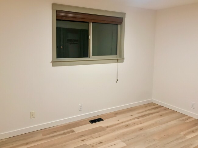 Building Photo - M620