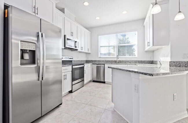 Building Photo - 29912 Southwell Ln