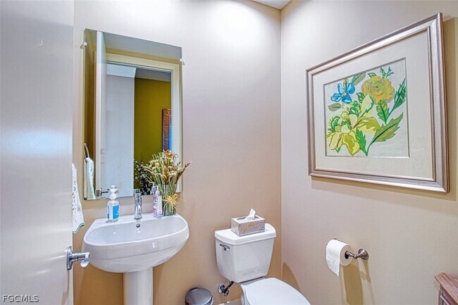 Building Photo - 3000 Oasis Grand Blvd