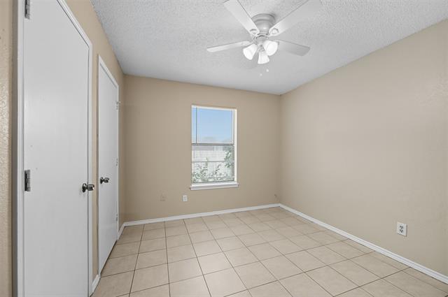 Building Photo - 3414 Colonial Dr