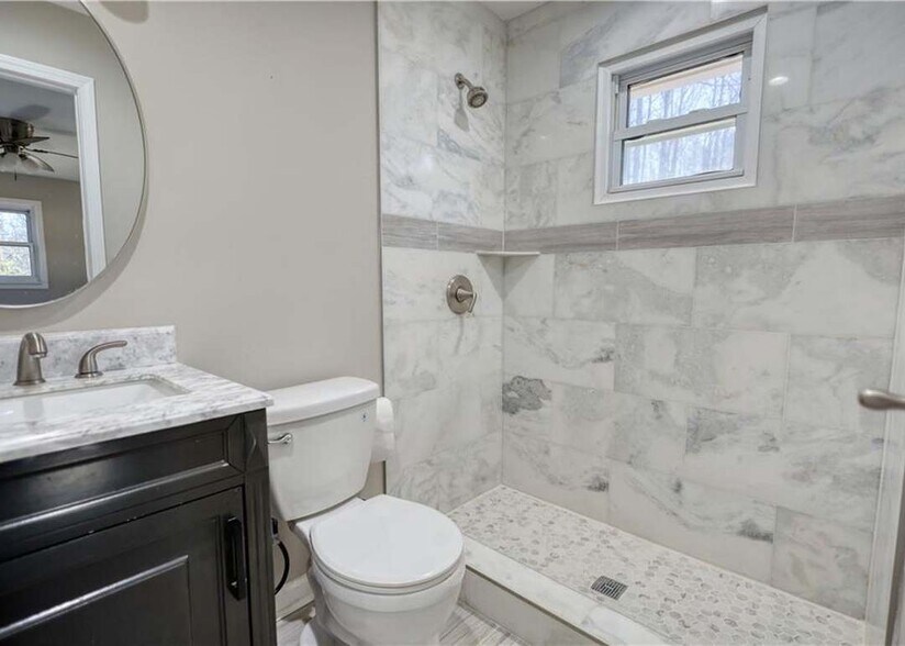 Building Photo - 115 Hollybrook Rd