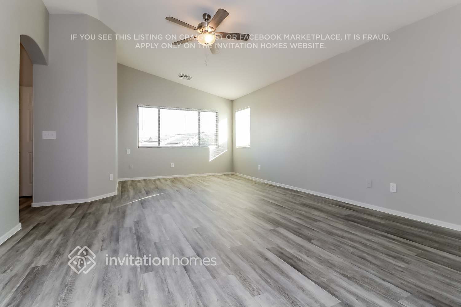 Building Photo - 25842 W Gibson Ln