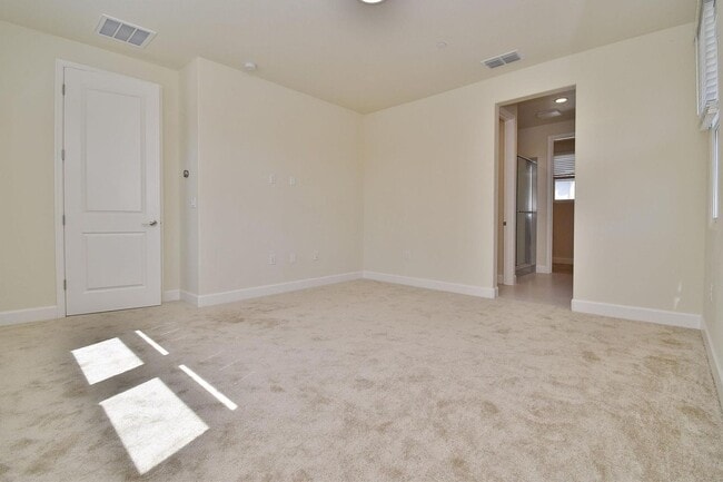 Building Photo - Beautiful 3-bedroom home in Fremont – Built in 2022!