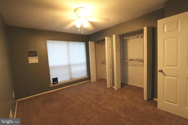 Building Photo - 83 Willow Ct