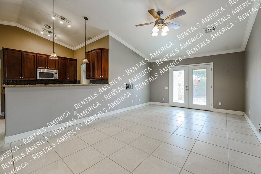 Building Photo - 6325 W Potter Dr