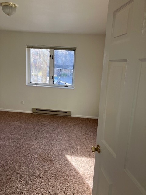Building Photo - 385 Cross St