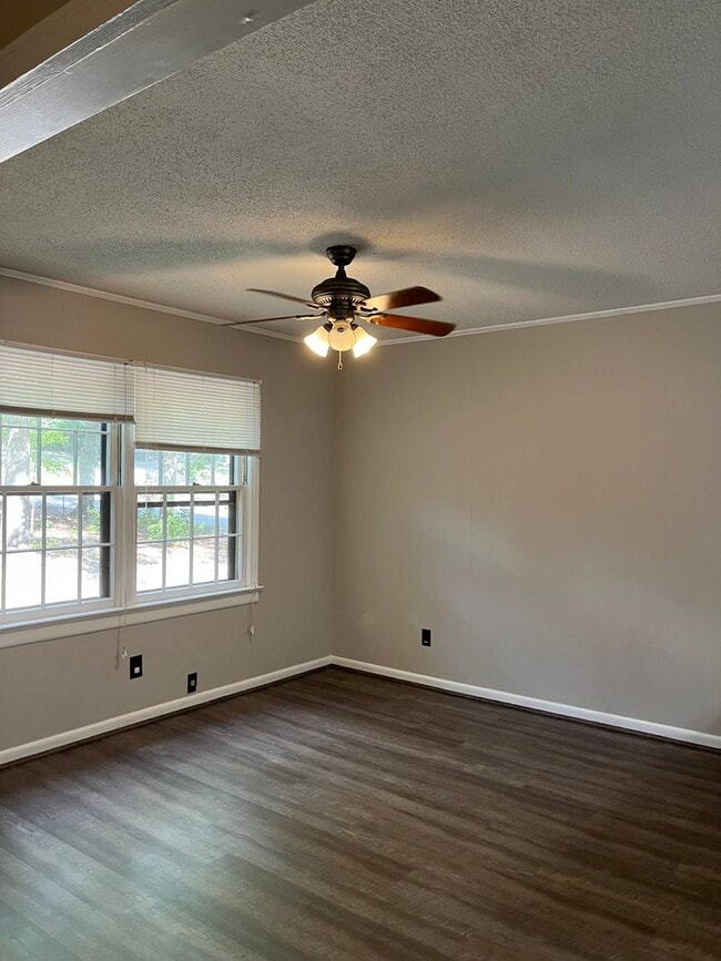 Building Photo - Renovated 3 Bedroom Ranch in Raleigh, Avai...