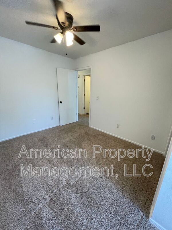 Building Photo - 6185 S Zunis Ave