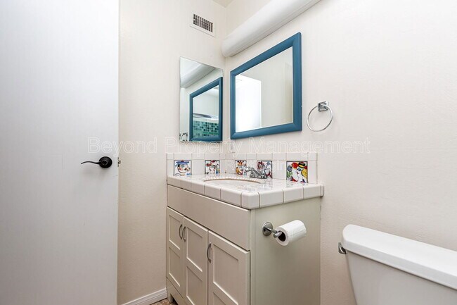 Building Photo - 4654 Glacier Ave
