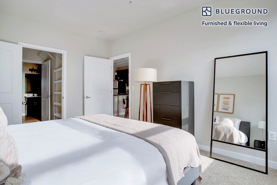 Building Photo - 360 H St NE