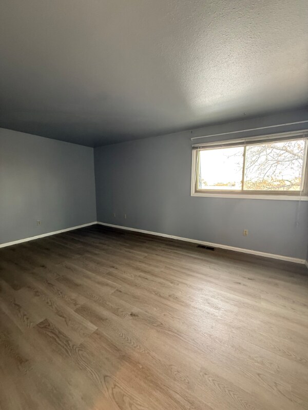 Building Photo - 15135 E Wesley Ave