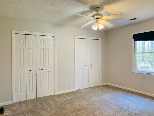 Building Photo - 210 Spring Forest Way