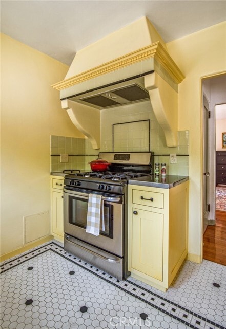 Building Photo - 8246 4th St