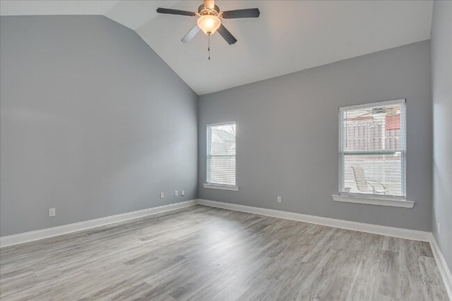 Building Photo - 665 Dunrobin Ln