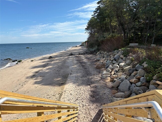 Building Photo - 107 Waterview Dr