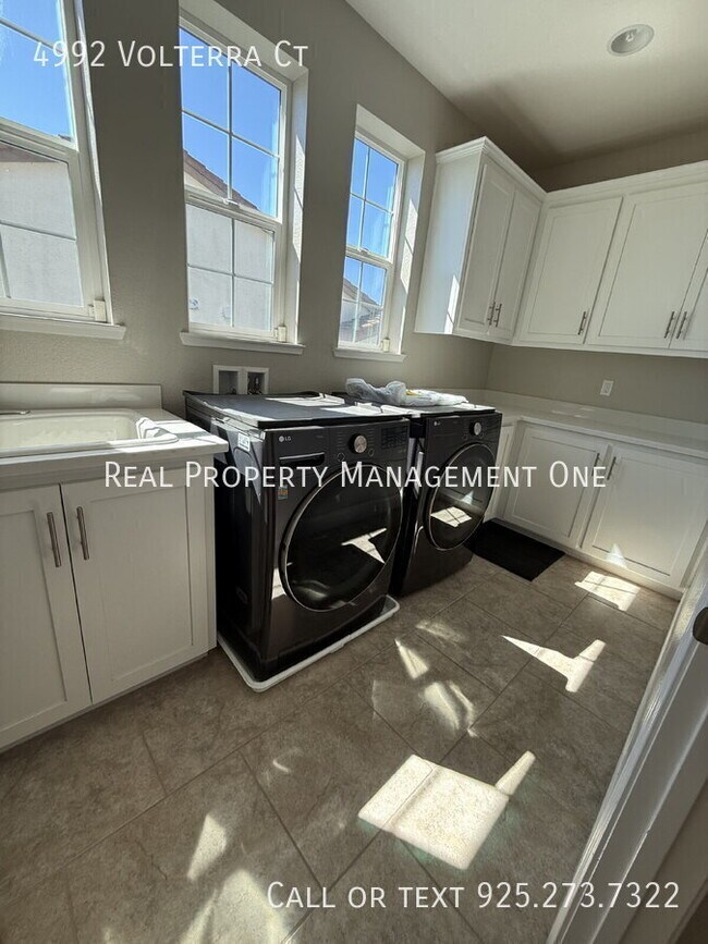 Building Photo - 4992 Volterra Ct