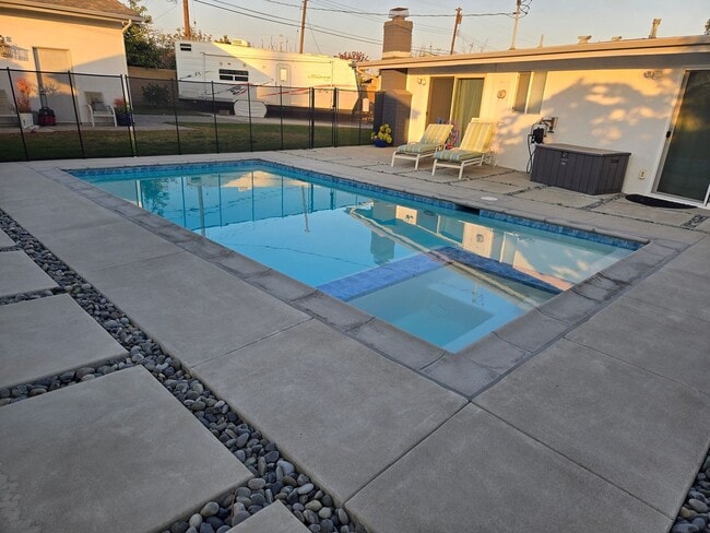 Building Photo - 17267 Pepper Tree St