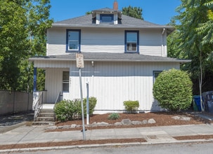 Building Photo - 3951 SE Holgate Blvd