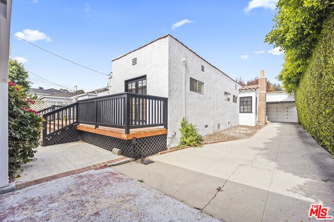 Building Photo - 11320 Homedale St