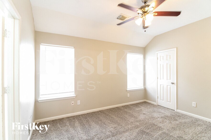 Building Photo - 6402 Mountain Pines Ln